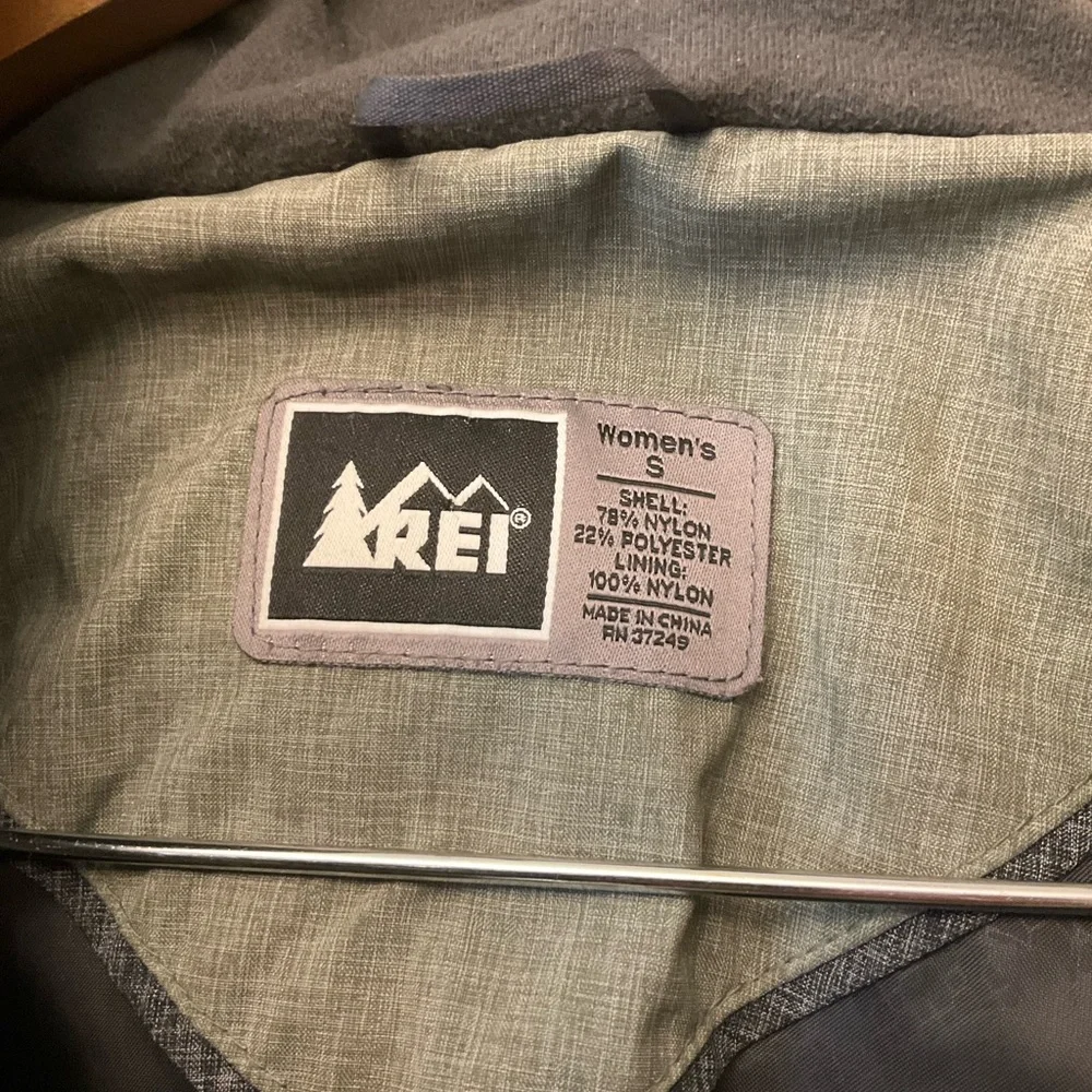🧥 REI Insulated Rain Jacket - Picture 13 of 16